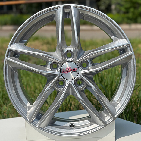 Moskva (КС689) 6.500xR16 5x112 DIA66.6 ET45 Нео-классик Moskva (КС689) 6.500xR16 5x112 DIA66.6 ET45 Нео-классик