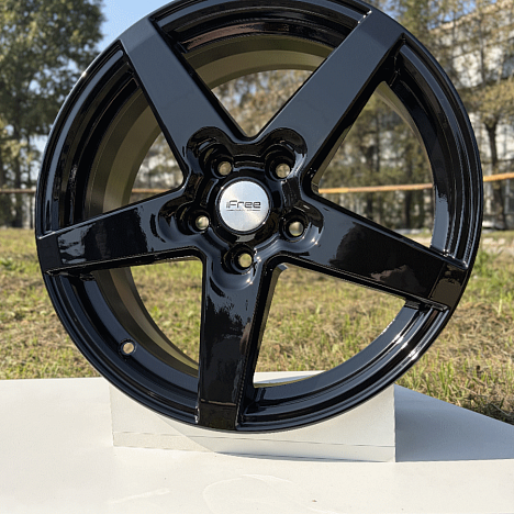 Токен (КС1127) 6.500xR17 5x114.3 DIA67.1 ET33 BK Токен (КС1127) 6.500xR17 5x114.3 DIA67.1 ET33 BK